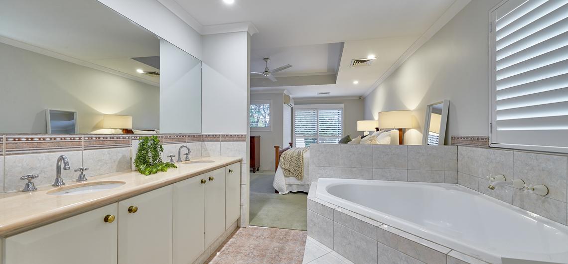 image for PRIVATE FAMILY OASIS IN THE HEART OF MOSMAN PARK